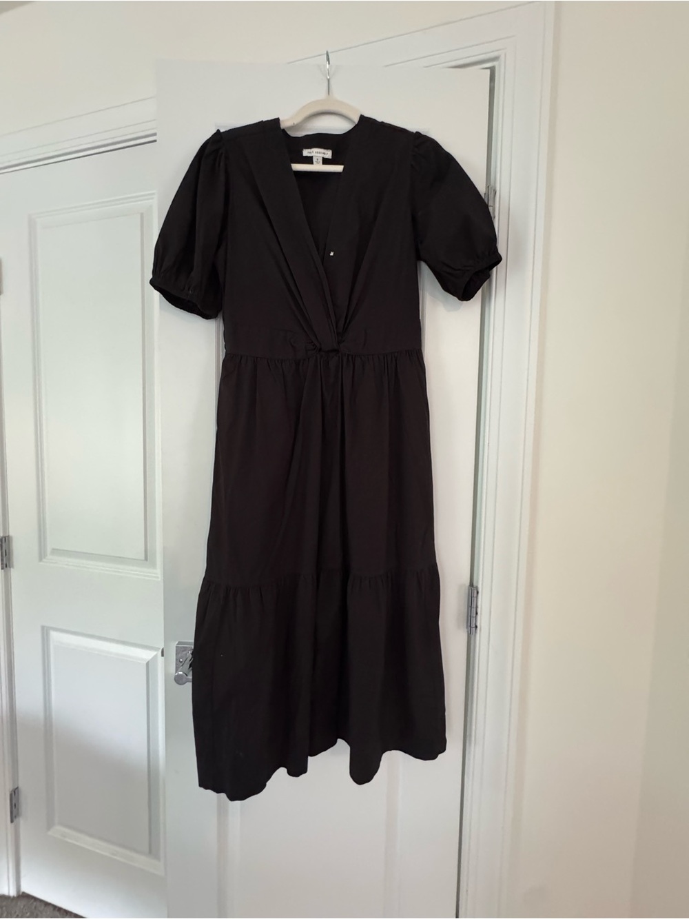 Puff-Sleeve Black Maxi Dress with V-Neck - Unbranded